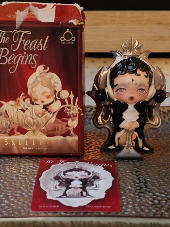 POP MART Other - POPMART SKULLPANDA "THE FEAST BEGINS" THE CRUMB SCOOP CONFIRMED / CARD & BOX
